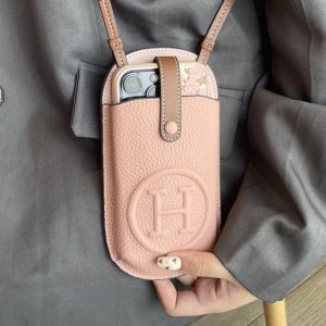 Top-layer genuine leather European and American vintage everyday versatile phone bag crossbody style with letter drawstring womens handbag