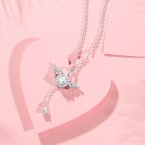 AE Fanjia belt LOGO Engraved Cupids Heart Moving Angels Heart Wings Necklace for Women Light luxury and exquisite design