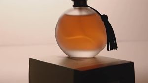 【BUY 1 TAKE 1】Far Away Perfume Floral Fragrance EAU DE Toilette Long Lasting for Women Perfume 50ML