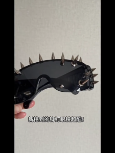 Studded Sunglasses Shatterproof PC Blocking Lightweight Comfort