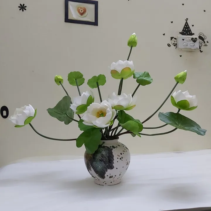 Hoa%20l%E1%BB%A5a,%20c%C3%A0nh%20hoa%20sen%20cao%20c%E1%BA%A5p%202%20b%C3%B4ng%201%20n%E1%BB%A5%20k%C3%A8m%20l%C3%A1%20tuy%E1%BB%87t%20%C4%91%E1%BA%B9p%20trang%20tr%C3%AD%20ph%C3%B2ng%20kh%C3%A1ch%20-%20Image%206