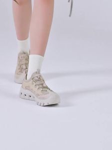 รองเท้าเดินป่าผู้หญิง Jeep รองเท้าตาข่ายฤดูร้อน ระบายอากาศได้ รองเท้าลุยน้ำกันลื่น พื้นหนา รองเท้าเดินป่า รองเท้าเดินกลางแจ้ง