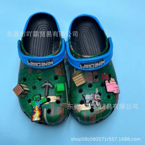 crocs Dép lỗ thế hệ 3 mẫu mới Minecraft phiên bản hợp tác từ nhà sản xuất dép lê nam nữ có phụ kiện họa tiết hoạt hình graffiti.