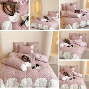 (LUXURY) SET 5 MÓN VỎ CHĂN GA GỐI NỈ NHUNG SAN HÔ THÊU HOA HỒNG CAO CẤP NHẬP KHẨU