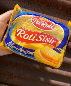HREBAL  MAKANAN MURAH SRI ROTI SISIR MENTEGA ENAK 70 GRAM X 5 PICIS