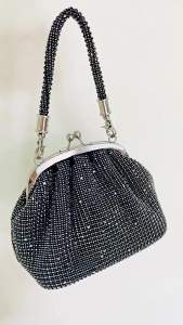 Womens Rhinestone Handbag 2024 Guangzhou cross-border wholesale of shell clip chain handmade evening shoulder bags and crossbody bags