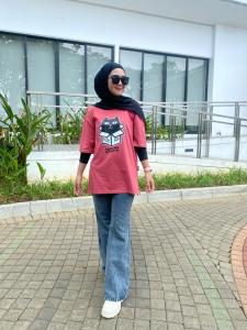 Kaos Arzheina Oversize Katun Grafis Tangan Pendek Warna Cerah - Ukuran M-XXL