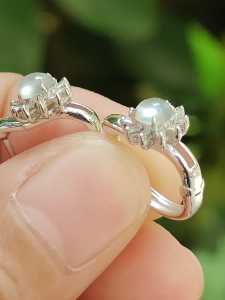 18k White Gold & Glacial Jadeite Cabochon Earrings – Certified Heirloom Luxury (SKU: 18k09)