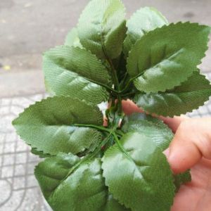 100g LÁ HOA HỒNG. DÙNG TRANG TRÍ CHO HOA GIẤY .HOA VẢI .HOA SÁP TIỆN DỤNG