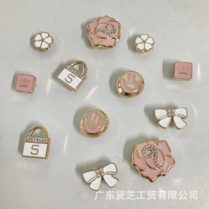 Luxury Style Crocs Jibbitz Charms Removable No.5 Perfume Bottle Diamond Studded Shoe Buckle Decoration for Crocs