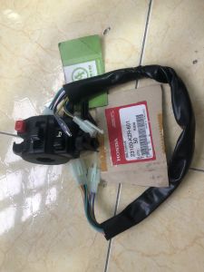 Cùm Công Tắc Trái Wave Nhỏ