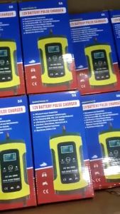 Máy sạc bình ắc quy 12V  5Ah có chức năng khử sunfat sạc nhanh an toàn cho xe máy và ô tô