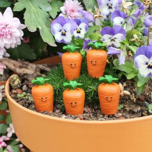 CEMOMEF 5Pcs/set Cute Carrots Miniatures Unique Cartoon Vegetable Statues Creative Artificial Carrots Yard