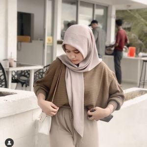 OUTFIT RAJUT Sweater Atasan Wanita Motip Kelelawar Over Size