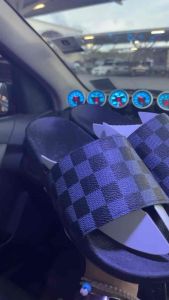 รองเท้าแตะคาดหนัง หนานุ่มใส่สบาย สีดํา พร่อมส่ง ชาย-หญิง