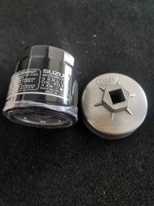 ไส้กรองน้ำมันOIL FILTER Suzuki พร้อมประเเจถอดกรองน้ำมันเครื่อง 902 DL6501000 V-STROM6501000 AN400