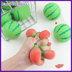 Fanzi ของเล่นรูปแตงโมผลไม้เทียมใหม่ลูกบอลระบายสีแดงเด้งช้าของเล่นคลายเครียดสำหรับเด็กผู้ใหญ่