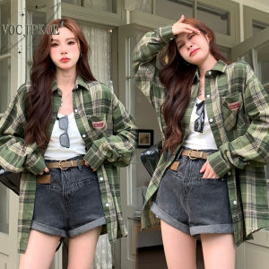 Kemeja Wanita Gaya Korea Atasan Lengan Panjang Pelindung Matahari Longgar Kotak-kotak Hijau Retro