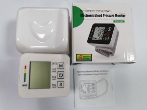 2025 เครื่องวัดความดันโลหิตแบบพกพาที่ข้อมือเครื่องวัดความดันโลหิตที่เป็นกลางในครัวเรือนภาษาจีนและภาษาอังกฤษเครื่องวัดความดันโลหิตอัจฉริยะอัตโนมัติ