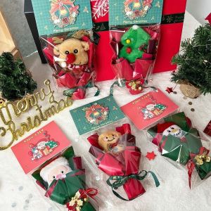 TAQ57 ซานตาคลอส ช่อดอกไม้เล็กๆ มนุษย์ขนมปังขิง ตุ๊กตาผ้าพลัฌ ช่อดอกไม้ของขวัญคริสต์มาส ดอกไม้จำลอง พลาสติก/ผ้า ต้นคริสต์มาส/ช่อดอกไม้รูปกวาง คริสมาสต์