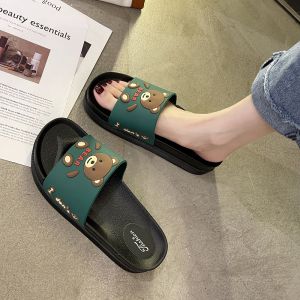 LKfashion  [ขายดี]รองเท้าแตะแบบสวมสีสันน่ารักสดใส💗 รองเท้าแตะแต่งลายน้องหมีตรงสายคาดสีน้ำตาล รองเท้าผญตัวรองเท้าสีดำ สายคาดมีให้เลือก 4 สี จุกๆไปเลยจ้าา🛍