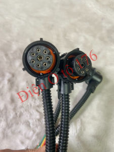 Giắc cắm đui đèn xe tải đèn hậu 8 chân tròn