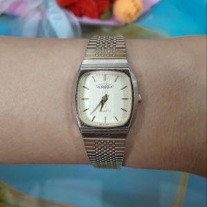 Đồng hồ nữ AUREOLE mặt hình chữ nhật dây lụa second hand si nhật- đã qua sử dụng