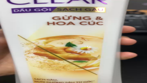 Clear Dầu gội sạch gầu gừng & hoa cúc chai 340g