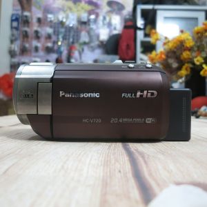 Máy quay phim full HD Panasonic HC V720M 20.4mp có wifi