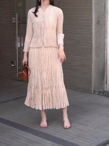 3283-3285 One Size (45-75kg) Autumn Spring Sanzhai Pleated Handmade Pleated Fresh Sweet Jacket With Skirt Suit