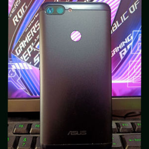 Asus Zenfone Max Pro M1 ZB570TL  Backdoor Backcase Tutup Belakang Casing Hitam