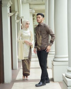 Hanna Series Couple Kebaya dan Kemeja Batik Outfit Engagement Wisuda Kondangan Modern