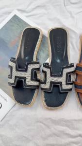 [Free Shipping] H-type 2026 summer new fashion versatile flat open-toe color-blocked beach sandals