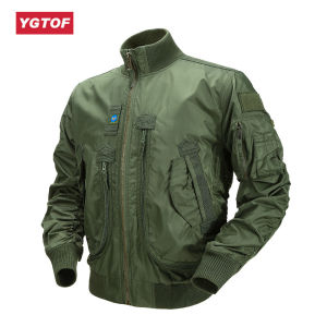 YGTOF ทหารแฟนๆ MA1ย้อนยุคผู้ชายเสื้อแจ็คเก็ตบอมเบอร์สี่ฤดูยืนขึ้นปกเสื้อแจ็คเก็ตอเนกประสงค์ยุทธวิธีหลายกระเป๋าทูลลิ่งโค้ทผู้ชาย