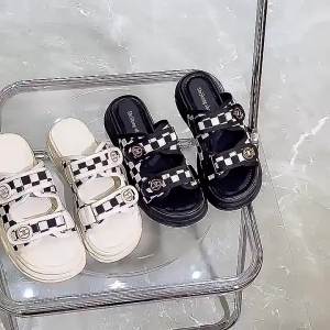[Free Shipping] WomenS Slippers Outdoor Wear 2025 New Summer Fashion Thick-Soled Beach Sandals Trendy Ins Style