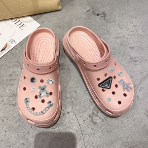 LHMonday กำลังฮิต รองเท้าแตะหัวโตแฟชั่น ติดการ์ตูนลายน้องหมีสุดน่ารัก รุ่นนี้ใส่แล้วกระชับเท้า ไม่อับชื้น ใส่ไปไหนสะดวก ใส่สบายเบาสุดสุด กดตะกร้าได้เลยจ้าา