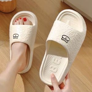 No.Q58รุ่นใหม่แฟชั่นเรียบง่ายส รองเท้าผ้าใบผู้หญิง สีขาว สวยและใจกว้าง ดูดีสุดๆ สวยไม่เหมือนใคร ใส่ง่าย ใส่สบาย รองเท้าสตรีคุณภาพดี