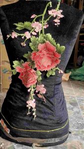 Cành hoa mẫy đơn thêu dùng may lên áo váy đầm