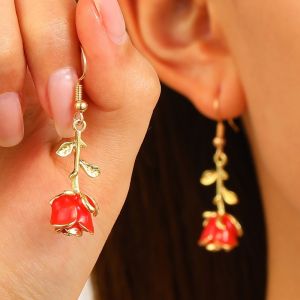 YEAHAP Vintage Style Rose Pendant Earrings Metal Flower Gold Color Fashion Jewelry Fashionable Advanced Design 3D Rose Dangle Earrings Women Daily Wear