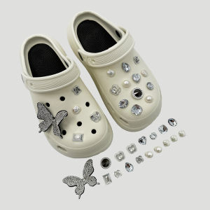 17PCS CROCS jibbitz charms bạc 3D bướm khóa giày có thể tháo rời Kim Cương pha lê giày trang trí cho CROCS