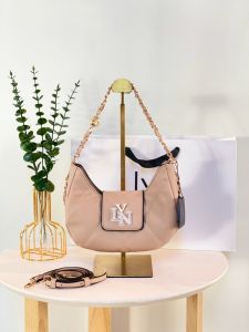 กระเป๋าแฟชั่น ทรงพอช สะพายไหล่ LYN New Collection Size8.5"  สินค้ามาใหม่ชนช็อปSALE 60-70%OFF แท้outlet💯สวยตรงปก สินค้ามีพร้อมส่ง