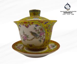 景德镇手工制珐琅彩底鸟语花香盖碗 JingDeZhen Enamel Chinese Lidded Bowl / GaiWan with Painted Floral and Bird