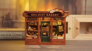 [Ready Stock} Cutebee 3D DIY Wooden Puzzle Miniature House Dollhouse Series MRS.HUNT BAKERY CWGB401