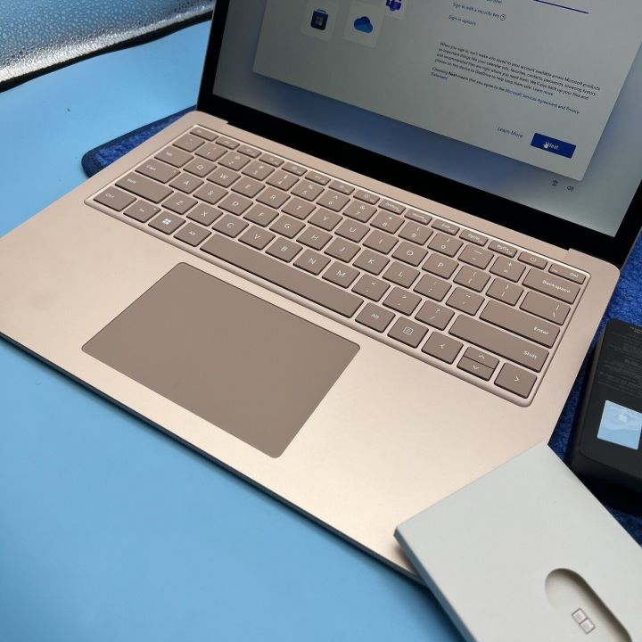Microsoft Surface Laptop 5 サンドストーン マイクロソフト、第12世代