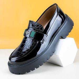 2026 Fashion Bee Design Mens Leather Shoes Thick Sole Luxury Slip On Loafers Comfortable Fashion Business Party Formal Dress Shoes