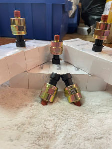 Núm báo hơi cho xe ô tô xe tải. Núm báo phanh Dong Fong (1 chiếc)