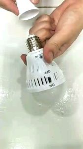 หลอดไฟ LED อัจฉริยะ 7W มีสวิตช์คุมเปิด-ปิด