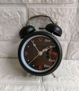 jam weker / jam beker / jam alarm / jam meja one