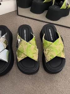 [Free Shipping] Elegant Thick-Soled Sandals For Women To Pair With Skirts Fashionable Summer Outdoor Wear 2025 New Height-Increasing Slippers For Going Out