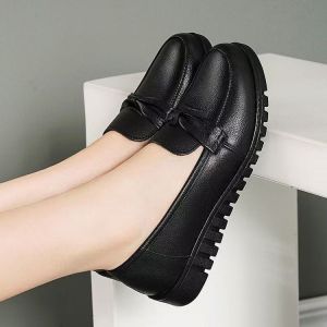 Free Shipping Mom Shoes Soft-Soled Slip-On Comfortable Versatile Flat Shoes For Women 2026 Autumn New Collection Casual Solid Color Mid-Top WomenS Shoes